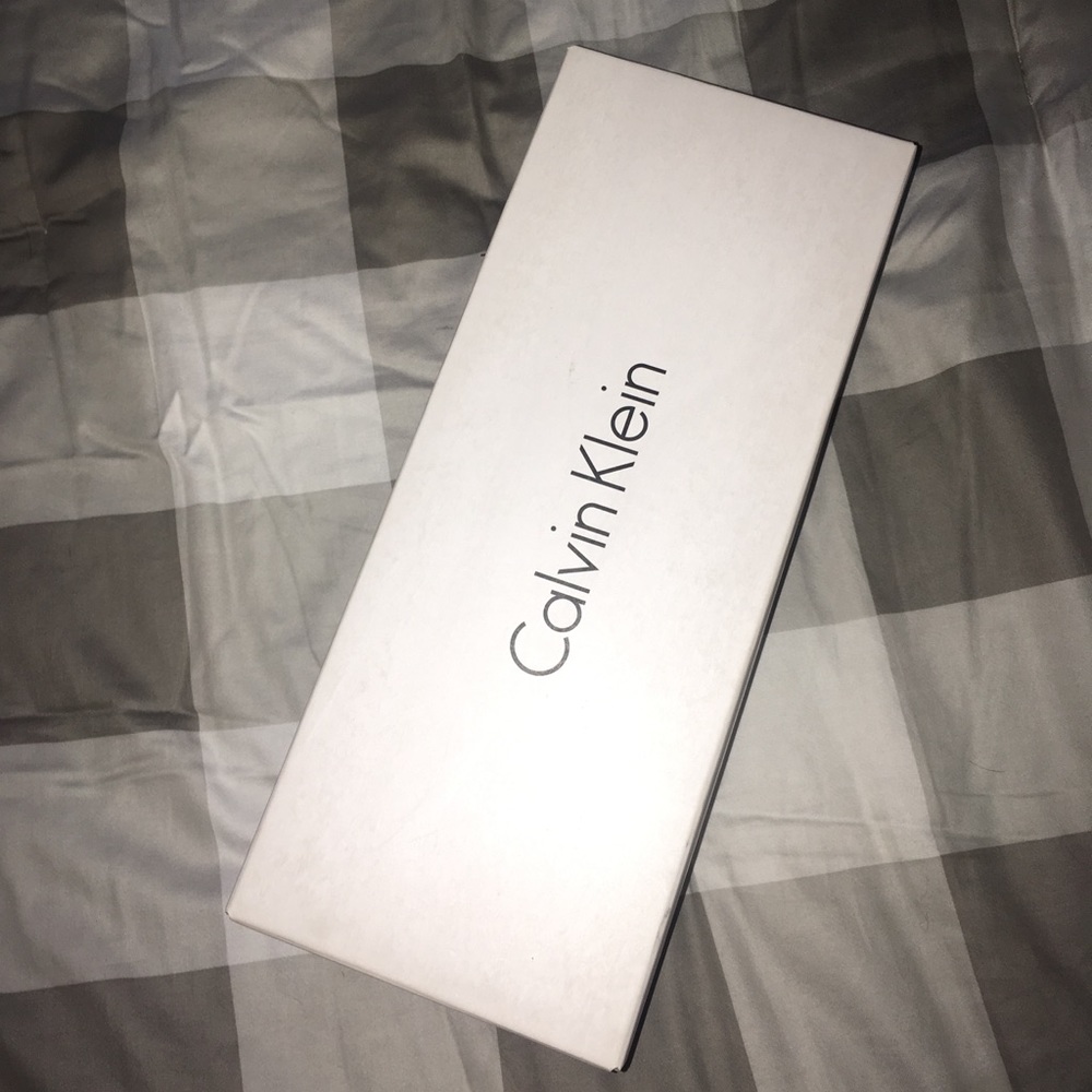 Calvin Klein Flats - Picture 5 of 5